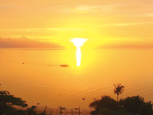 バディアンゴルフリゾート、海に沈む夕日の画像
